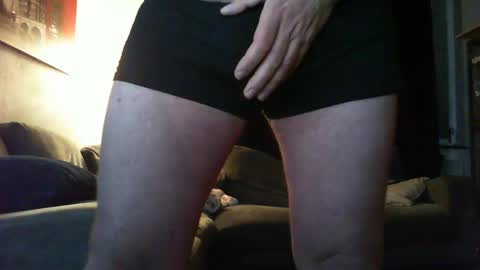 Snapshot of hotstrip22 chatting on October 18, 12:35 am Mark online show from October 18, 12:35 am