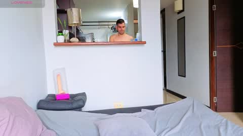 Snapshot of hotstud_999 chatting on June 30, 4:30 pm Andres online show from June 30, 4:30 pm