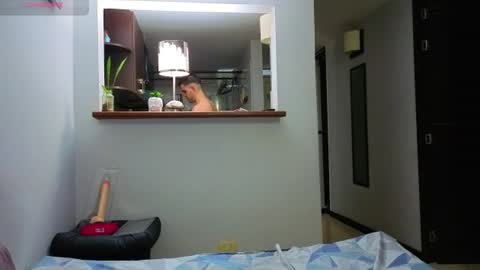 Snapshot of hotstud_999 chatting on July 7, 4:26 am Andres online show from July 7, 4:26 am