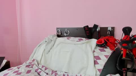 Snapshot of hotsweetangel4u chatting on December 30, 10:32 am Monica online show from December 30, 10:32 am