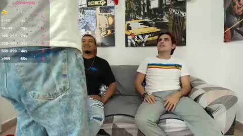 Snapshot of hott_asses chatting on December 7, 11:12 pm hott_asses online show from December 7, 11:12 pm