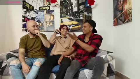 Snapshot of hott_asses chatting on December 23, 1:35 pm hott_asses online show from December 23, 1:35 pm