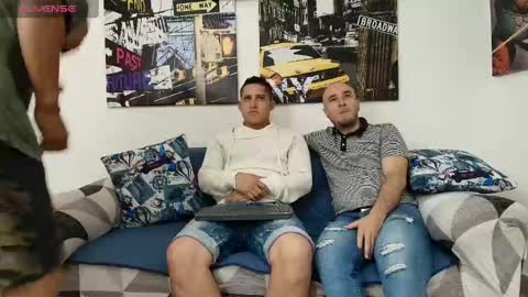 Snapshot of hott_asses chatting on December 30, 2:40 pm hott_asses online show from December 30, 2:40 pm