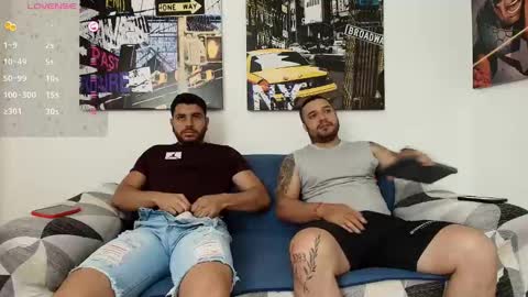 Snapshot of hott_asses chatting on January 3, 1:36 pm hott_asses online show from January 3, 1:36 pm