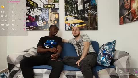 Snapshot of hott_asses chatting on January 7, 1:24 pm hott_asses online show from January 7, 1:24 pm