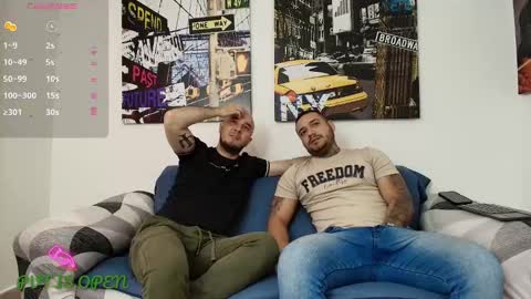 Snapshot of hott_asses chatting on January 12, 1:27 pm hott_asses online show from January 12, 1:27 pm