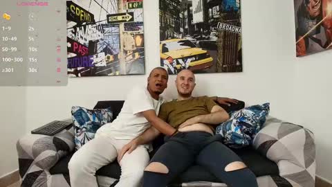 Snapshot of hott_asses chatting on January 20, 2:14 pm hott_asses online show from January 20, 2:14 pm