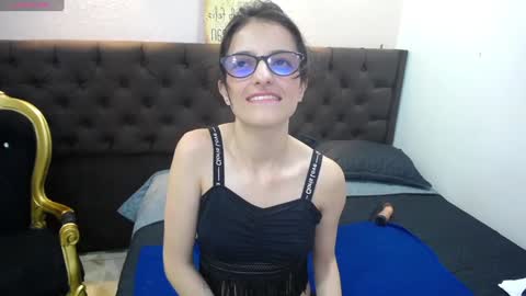 HottCandy21 online show from December 5, 8:00 pm