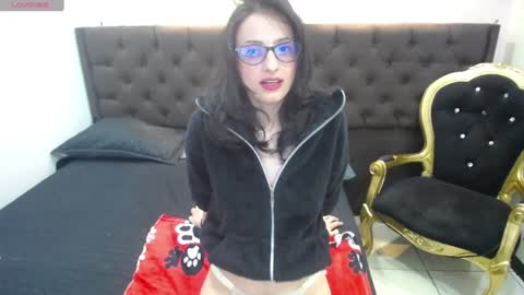 HottCandy21 online show from December 10, 8:27 pm