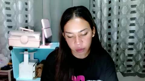 Snapshot of hottescum_intheworld chatting on October 19, 1:23 pm nika online show from October 19, 1:23 pm