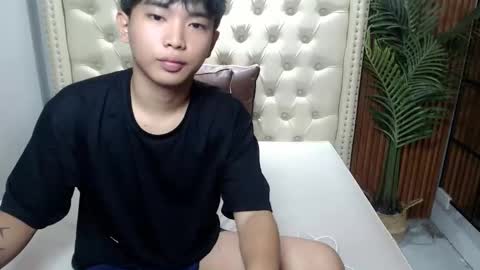 hottestloues online show from June 10, 2:01 am