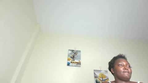 Snapshot of hottie_amor chatting on February 16, 11:01 pm AMOR online show from February 16, 11:01 pm