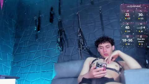 Snapshot of hottie_cristal chatting on June 2, 4:09 pm Marjorie online show from June 2, 4:09 pm