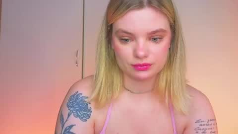 Snapshot of hottie_jane chatting on June 14, 11:12 am Jane online show from June 14, 11:12 am