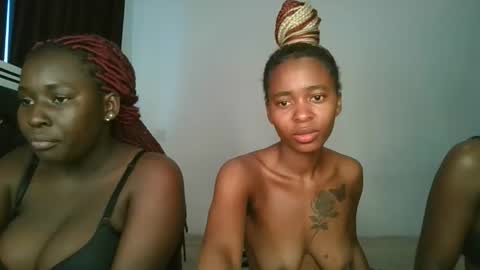 hottie_mistie online show from May 19, 6:31 am