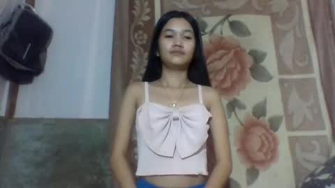 Snapshot of hottie_ptite chatting on December 1, 8:30 am hottie_ptite online show from December 1, 8:30 am