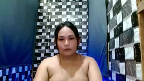 hottie_uzeah21 online show from June 4, 4:51 am