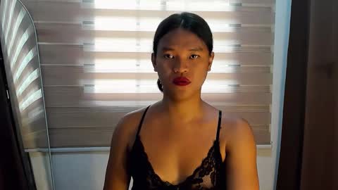 Maxine online show from December 16, 1:32 am