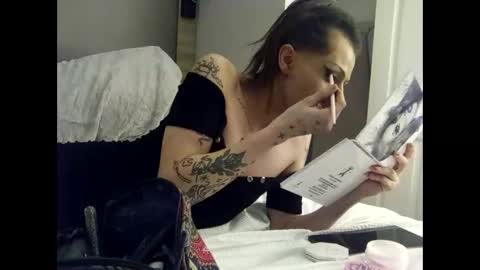 Snapshot of hottiefrmhell97 chatting on March 2, 5:52 am Lucky online show from March 2, 5:52 am