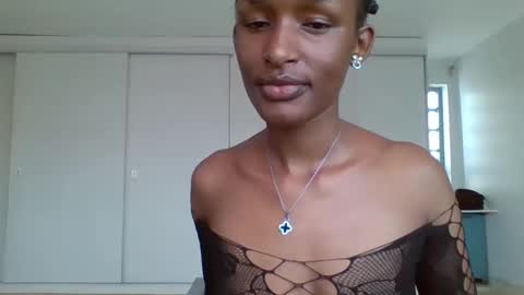 Snapshot of hottierue8 chatting on September 28, 7:25 am rue online show from September 28, 7:25 am