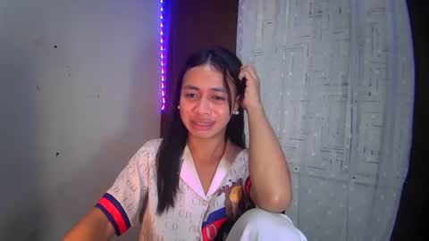 Snapshot of hottiescummerx chatting on December 8, 5:55 pm N I C A online show from December 8, 5:55 pm