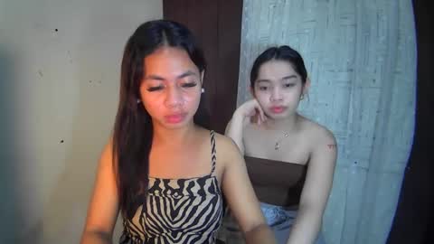 Snapshot of hottiescummerx chatting on December 13, 6:27 pm N I C A online show from December 13, 6:27 pm