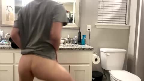 hottiewithabody101 online show from November 3, 4:41 pm