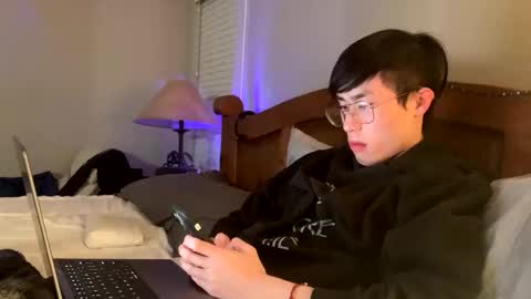 hottiewithabody101 online show from February 25, 8:07 pm