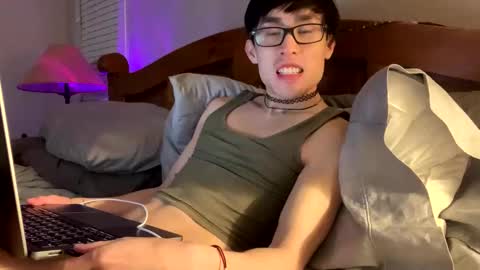 hottiewithabody101 online show from April 1, 1:06 am