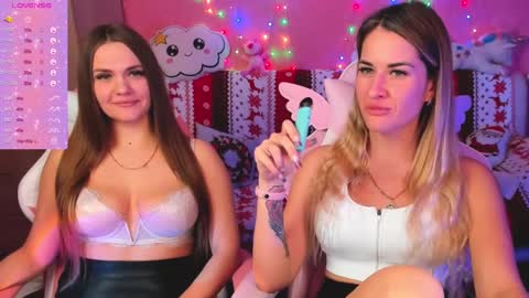 Snapshot of hotty_girls_here chatting on January 2, 9:11 am Ivanna and Jessica online show from January 2, 9:11 am