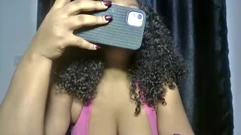 hotty_lora889 online show from November 18, 8:41 am