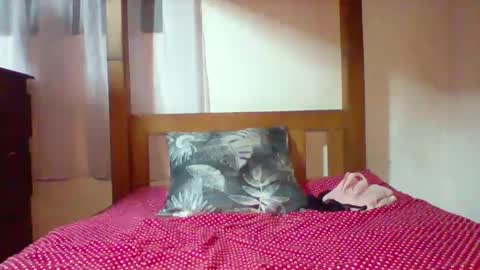 Snapshot of hottyfgirl chatting on February 21, 4:37 pm HottyFGirl online show from February 21, 4:37 pm