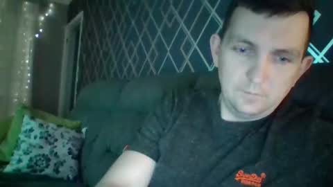 hotuk86 online show from February 17, 9:08 pm