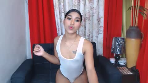Pretty Maxine online show from September 22, 4:42 pm