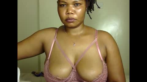 hotysquiter433224 online show from November 24, 10:53 pm