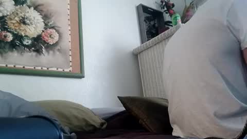 Snapshot of houndmefromhell chatting on February 7, 9:58 pm houndmefromhell online show from February 7, 9:58 pm