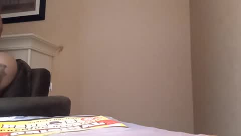 Snapshot of houndmefromhell chatting on March 11, 7:26 am houndmefromhell online show from March 11, 7:26 am