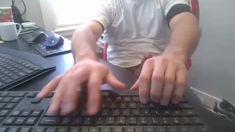 hoverday online show from December 1, 7:19 pm