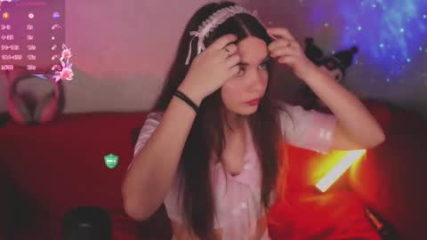 Mia online show from October 6, 5:21 pm