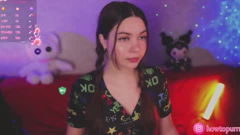 Mia online show from October 17, 4:42 pm