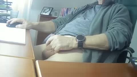 Snapshot of hpeter111 chatting on February 6, 2:58 pm Peter online show from February 6, 2:58 pm