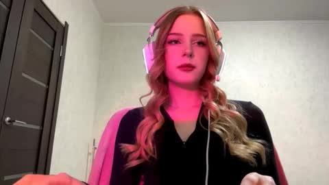 Snapshot of hrxxccvex chatting on March 18, 3:26 pm Hikki online show from March 18, 3:26 pm