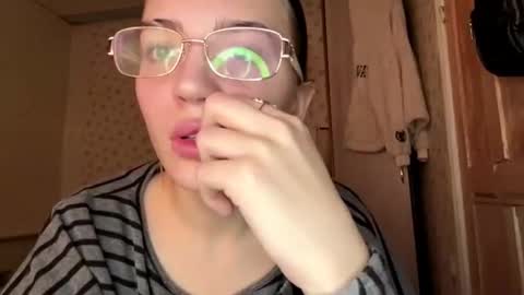 hsiuscherich online show from January 9, 11:02 am