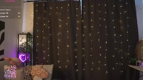 Snapshot of huba_booba chatting on July 4, 7:25 am Diane online show from July 4, 7:25 am