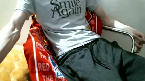 Snapshot of hug_me chatting on July 4, 11:55 pm Keanu online show from July 4, 11:55 pm