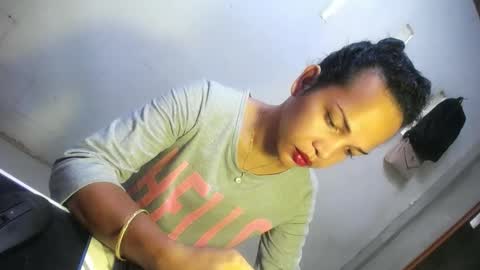 Snapshot of hugcock69_precious chatting on December 16, 11:50 pm Precious online show from December 16, 11:50 pm