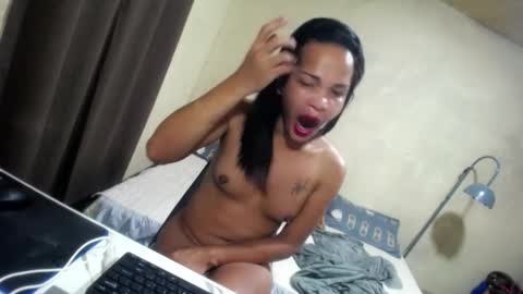 Snapshot of hugcock69_precious chatting on January 7, 4:59 pm Precious online show from January 7, 4:59 pm