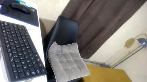 Snapshot of hugcock69_precious chatting on January 20, 5:04 am Precious online show from January 20, 5:04 am