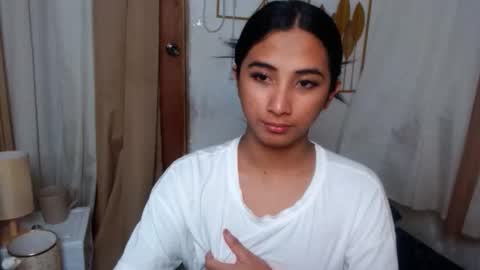 Snapshot of hugeasiancockandrea chatting on October 6, 10:56 am drea  online show from October 6, 10:56 am
