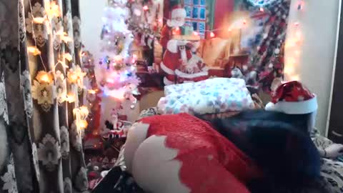 Snapshot of hugeassdevil chatting on December 27, 1:22 am hugeassdevil online show from December 27, 1:22 am